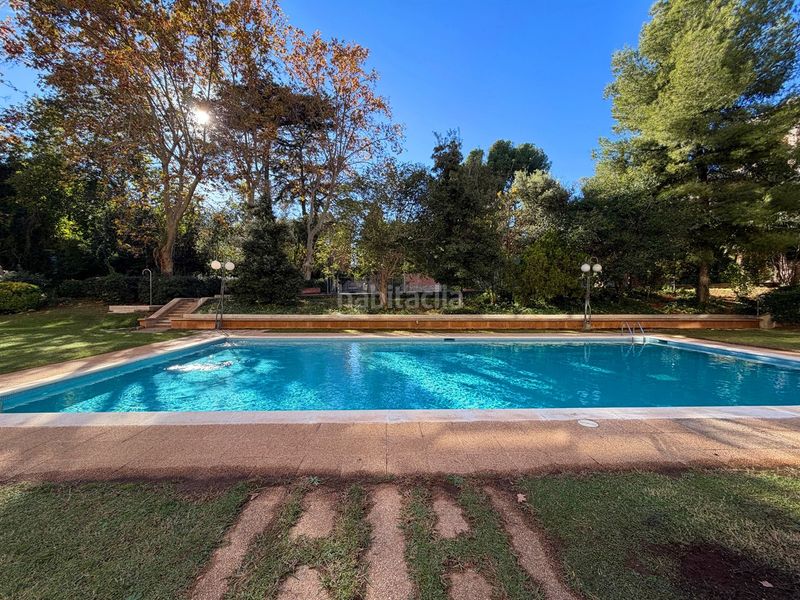 Foto 863f7cbf-bbc1-4873-8023-e37b06729430. Pis amb xemeneia calefacció piscina a Pedralbes Barcelona