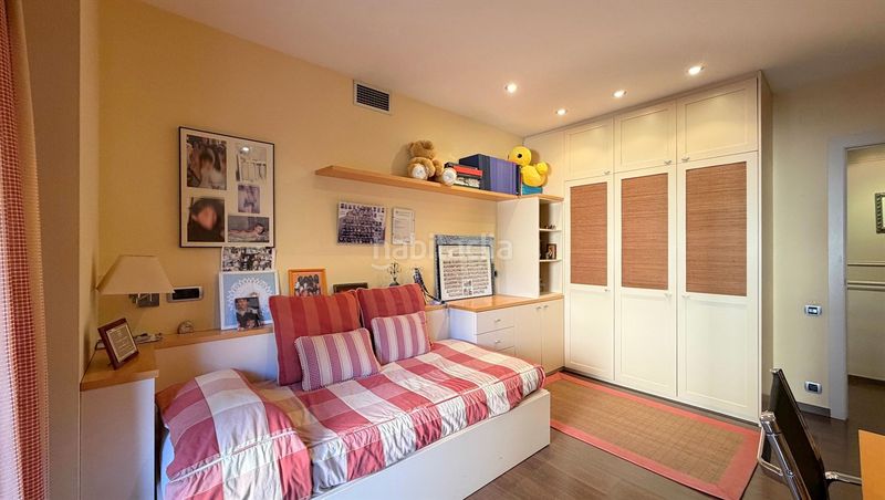 Foto ca8403dc-c295-4d30-8bbf-1642defec601. Pis amb xemeneia calefacció piscina a Pedralbes Barcelona