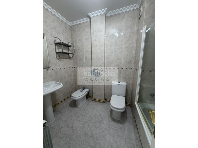 Foto c3aca73a-a60f-4385-99d9-fd183c39a8a6. Pis amb aparcament a Barreiros