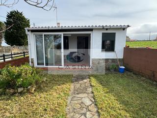 Casa  N/a. Casita en la playa de reinante