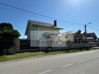 Casa  N/a. Espectacular chalet en primera linea de playa