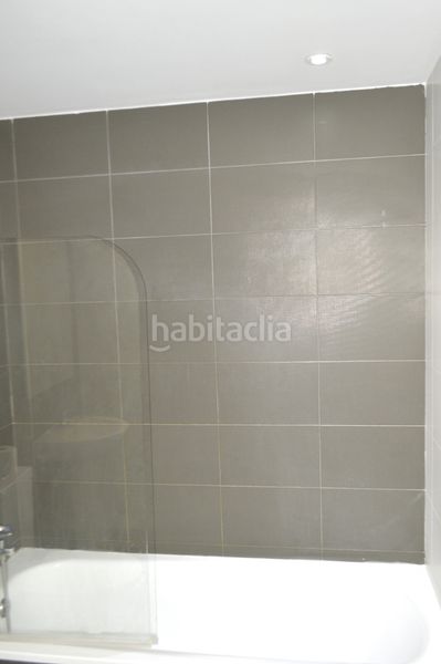Foto e184f842-4d7b-4b60-9258-ecd486779b36. Rent flat with heating parking in La Constitución-Canaleta Mislata