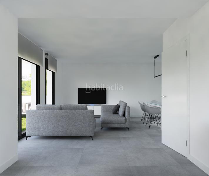 Foto c74e4c0a-5a26-4eeb-9d04-95c268b53f82. Semi detached house with heating parking in Roda de Barà