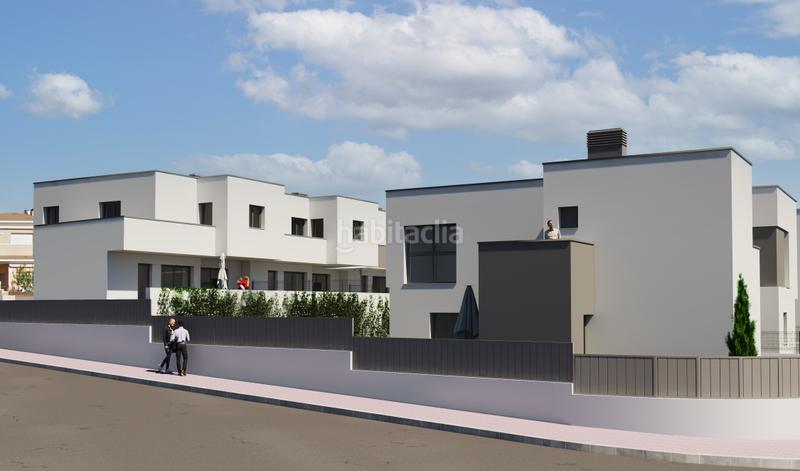 Foto fa9a8462-cbbd-454e-bd9e-2e6db66c3bc9. Semi detached house with heating parking in Roda de Barà