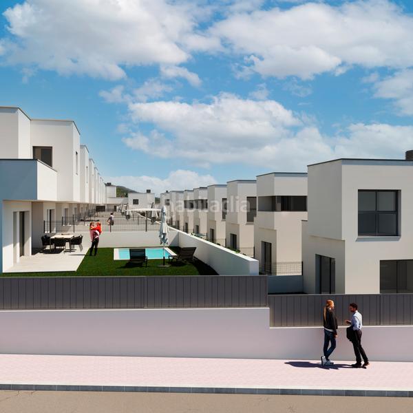 Foto ffb22cc9-5538-4470-a0fe-41178fcef0b0. Semi detached house with heating parking in Roda de Barà