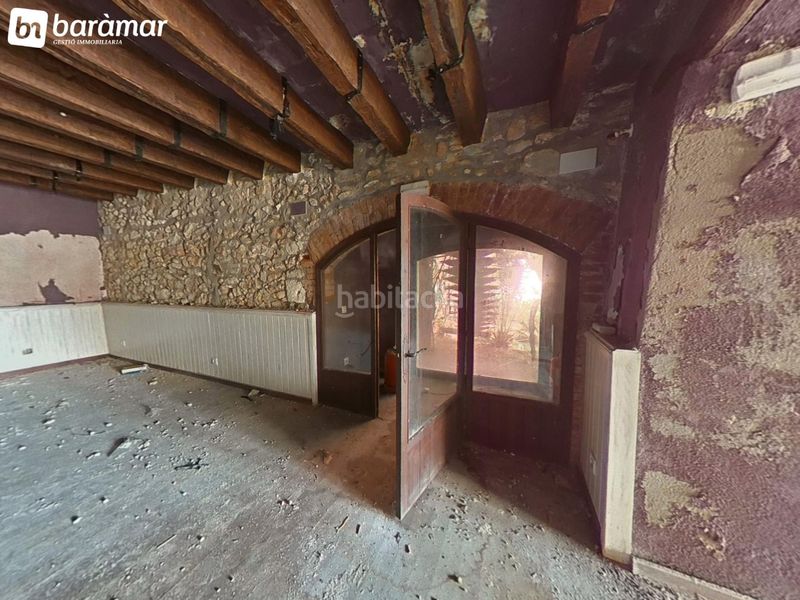 Foto 180efe9a-72f7-48e7-847f-ec667e7fd18f. Edifici a passatge de la pau 1 a Creixell