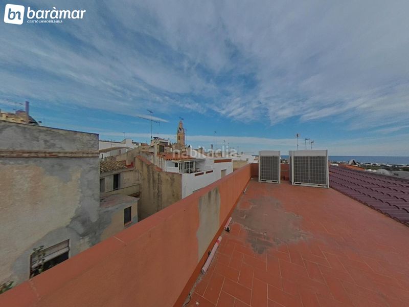 Foto 402f23ca-2a13-47a8-87bf-88960bf42f12. Edifici a passatge de la pau 1 a Creixell