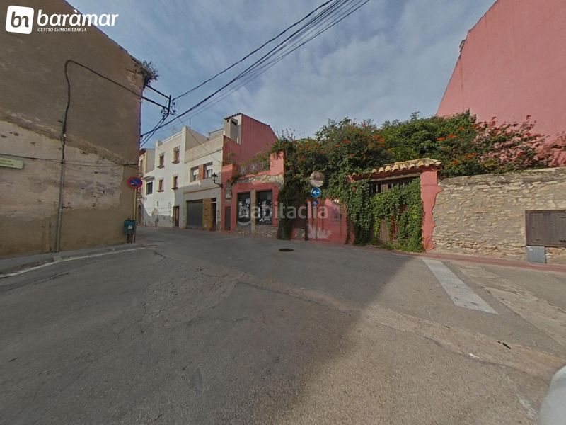 Foto 412bc6da-08d6-4423-97fc-89779d34c3c1. Edifici a passatge de la pau 1 a Creixell