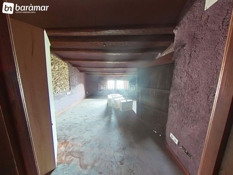 Foto 4b97dc22-0470-4477-9241-a04e6a7f8ba9. Edifici a passatge de la pau 1 a Creixell