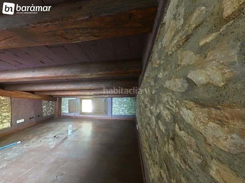 Foto 87bbb3f5-283d-4e5e-9bb9-7595557e0aa3. Edifici a passatge de la pau 1 a Creixell
