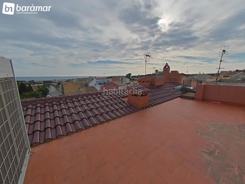 Foto ca1f81b3-288d-47a5-aa7c-90b303e46490. Edifici a passatge de la pau 1 a Creixell