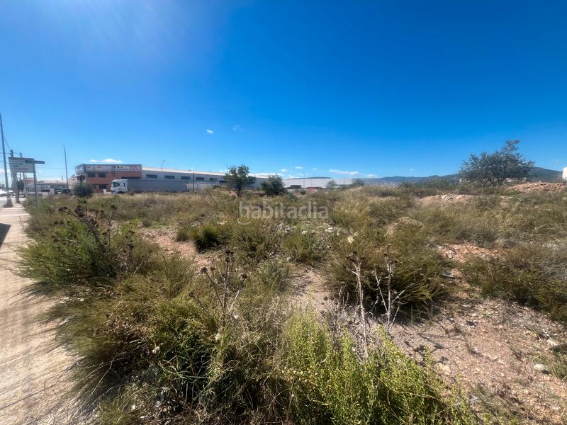 Foto 7002723d-4c3c-4440-98a7-b2bbbc6d8194. Solar industrial en carrer curtidors 44 en Valls