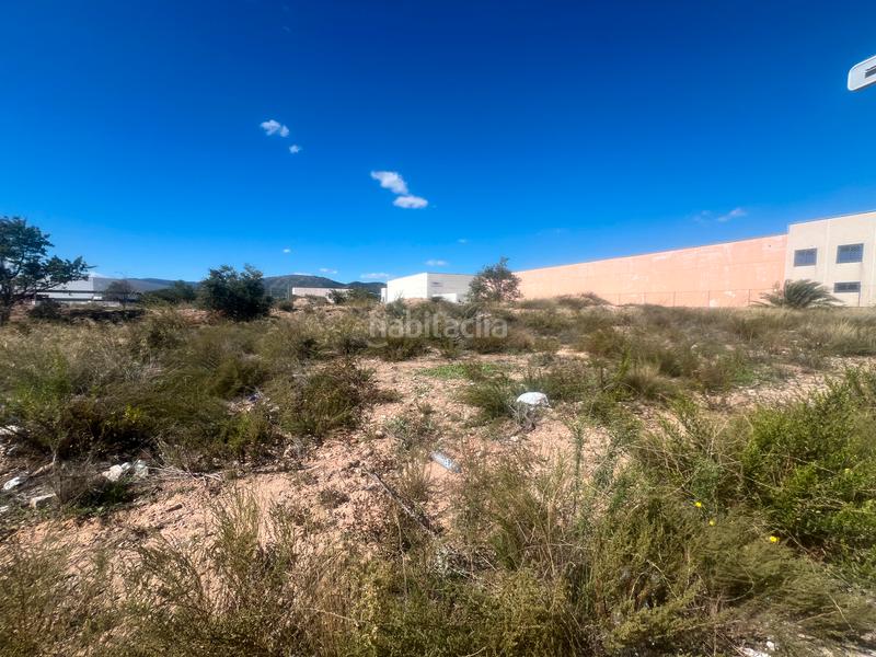 Foto 952dbab0-2b34-4b14-b56b-04d1f2f1be41. Solar industrial en carrer curtidors 44 en Valls