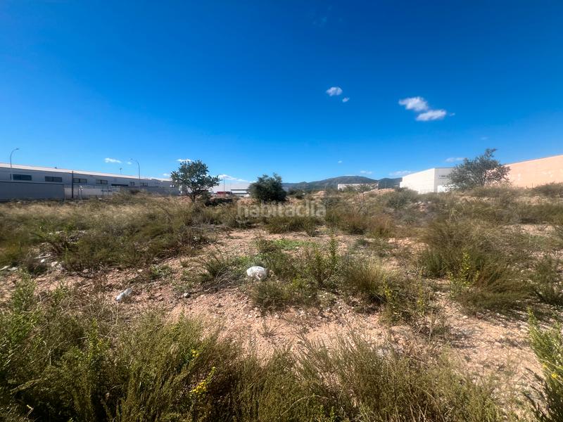 Foto b0452d56-d8b6-4038-8f9b-d70afc4bd7ad. Solar industrial en carrer curtidors 44 en Valls