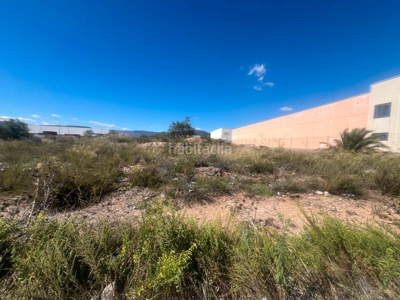 Foto b36a2941-2fb8-4924-8318-c9d35f8a1769. Solar industrial en carrer curtidors 44 en Valls