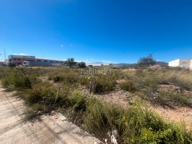 Foto e5706656-9ba4-47f4-a194-88cd9b44a753. Solar industrial en carrer curtidors 44 en Valls