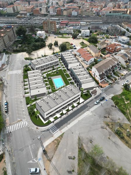 Foto 671f2356-4616-47e7-aadc-ad7d8f240b54. Casa adossada 115m<sup>2</sup> a carrer mare nostrum 1 a Coma-ruga platja Coma-ruga