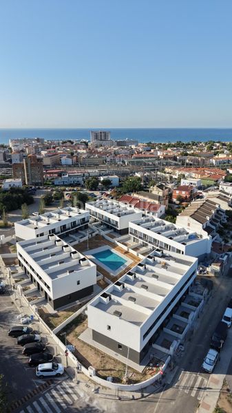 Foto fcc1fbcb-9f19-453e-9a49-2d68f76e50d6. Casa adossada 115m<sup>2</sup> a carrer mare nostrum 1 a Coma-ruga platja Coma-ruga
