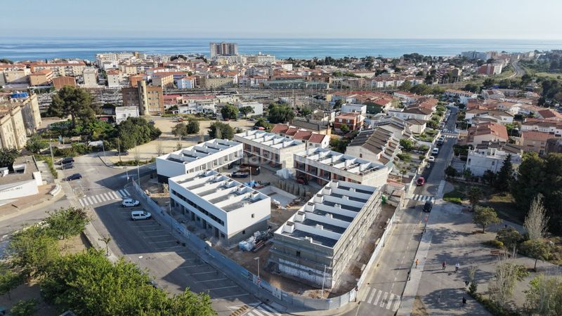 Foto b17e0f22-6d7b-4884-b396-466f5b6f5bd5. Casa adossada a carrer mare nostrum 2 a Coma-ruga platja Coma-ruga