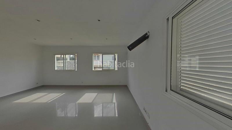 Foto ddedf636-9b35-41a3-8994-5b91924daac9. Chalet avec parking dans Canyelles