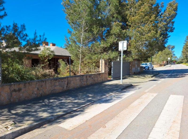 Foto c9e0f2e5-cfc0-409d-8e3e-9eb67e5d0465. Terrain résidentiel dans carrer del pedraforca 8 dans Begues