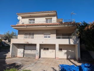Chalet  Carrer del migjorn. Chalet independiente en urbanización mas mel, calafell