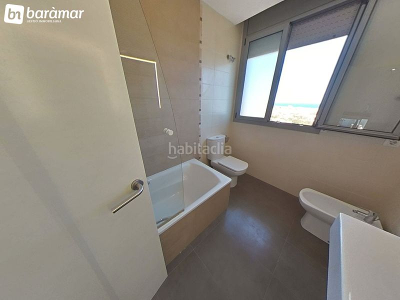 Foto af7a56f1-4b18-4876-afd4-d91df65f4985. Casa aparellada amb calefacció aparcament a Els Masos - Els Garrofers Coma-ruga