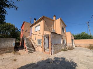 Casa en Carrer de sant josep 21. Casa unifamiliar en santa oliva-les pedreres