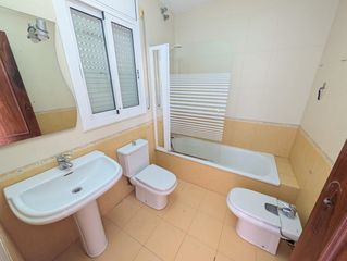 Casa adossada  Carrer atlàntic. Casa de venta en segur de calafell