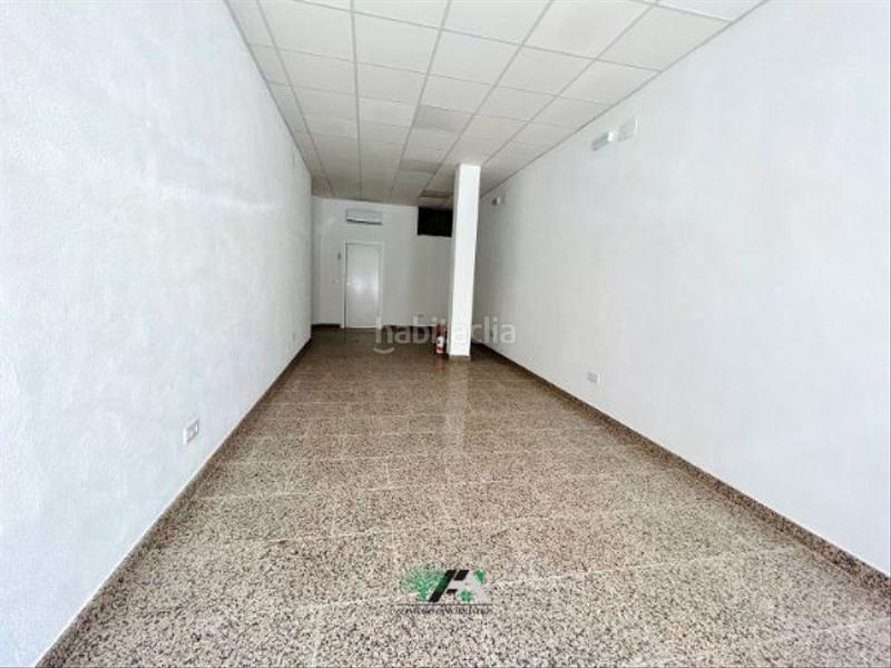 Foto 688a1b47-4123-41a6-a1d3-8dfc84daddf1. Location local commercial dans Baeza