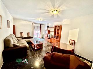 Pis  Calle carolina. Vivienda en venta zona avenida ramón y cajal, úbeda.