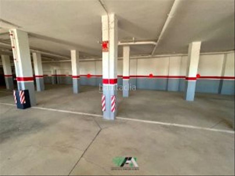 Foto 2918785b-8265-4548-96d8-93e7340e5978. Aparcament cotxe a Baeza