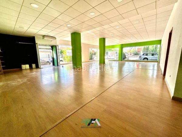 Foto 06b81c9c-8236-4e39-a751-b2189745daf5. Lloguer local comercial a Úbeda