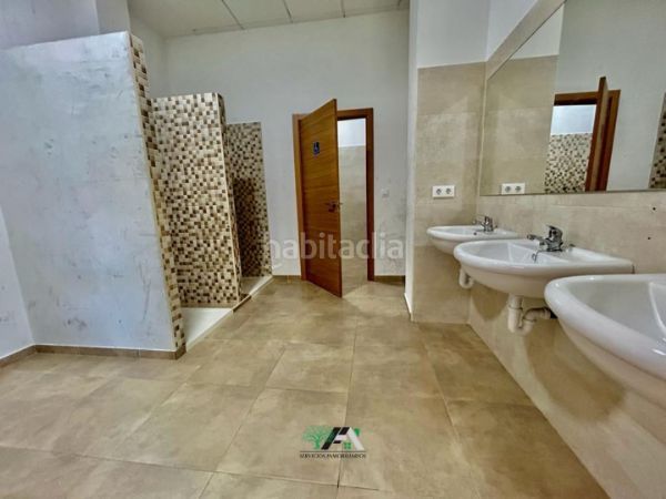 Foto 3fdbd398-eb44-4676-9606-c204290217d5. Lloguer local comercial a Úbeda