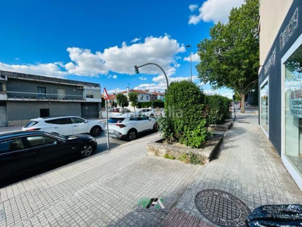 Foto a0e13c4c-bb71-472e-8523-b66d7ef200a4. Lloguer local comercial a Úbeda