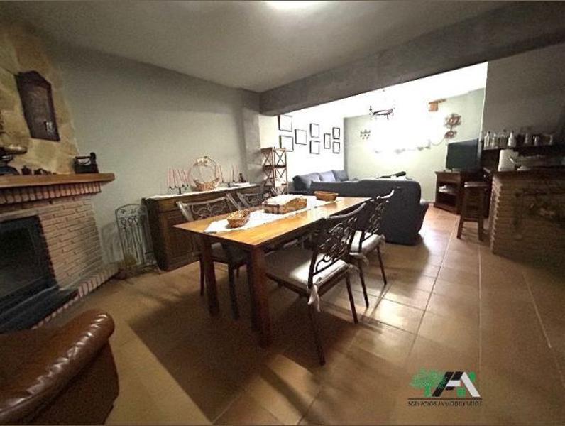 Foto a22e9d54-f0a3-4394-9833-fbb8a35f469a. Casa  / chalet adosado en venta en nutroton, en Baeza