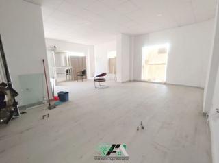 Local Comercial  Avenida andrés segovia. Local en venta en andrés segovia, baeza