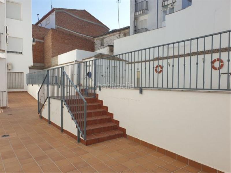 Foto bc8bc629-f35e-445b-b240-760b5a52fa1c. Piso  en venta en calle cura, en Baeza