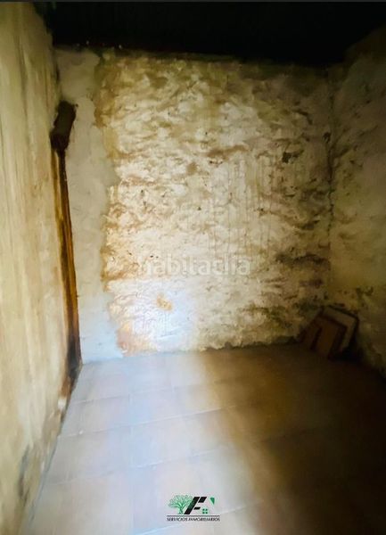Foto 00a180c6-d3fd-4d7d-b35a-3a74099a38ec. Lloguer local comercial a Baeza