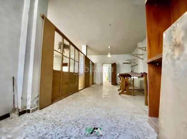 Foto 8d9ca33a-9136-47fa-ac50-b1d018afec61. Lloguer local comercial a Baeza