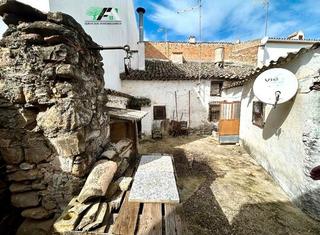Casa  Calle maestro palomino. Casa / chalet adosado en venta en calle maestro palomino, baeza.