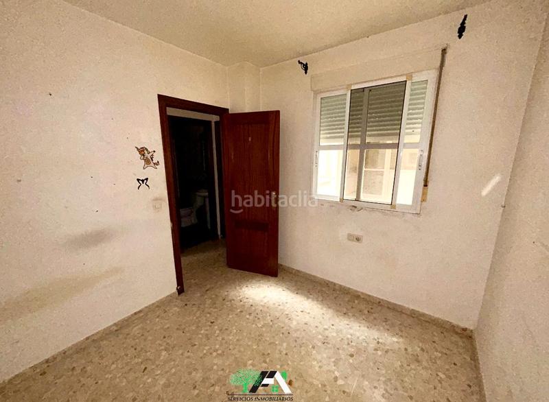 Foto 46fe8657-e87d-4ccf-9be7-17a2c62f6792. Piso  en venta en calle el aladrero, . en Baeza