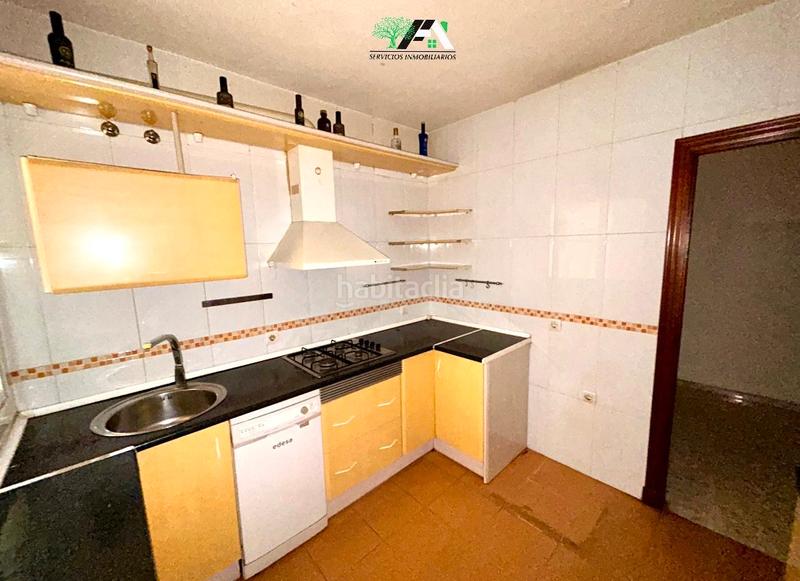 Foto a15a906c-8ac4-4873-8999-ba02cc7025c4. Piso  en venta en calle el aladrero, . en Baeza