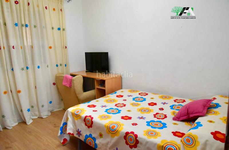 Foto 0df1b58c-2ee4-4981-84e4-d086a6b2a9c9. Lloguer xalet amb xemeneia piscina a Baeza