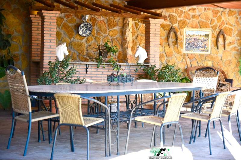 Foto 8978218b-6709-4cc0-a5b0-3c8b483bb24e. Lloguer xalet amb xemeneia piscina a Baeza