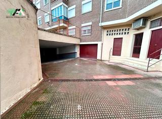 Car parking in Calle Marqués de Santillana