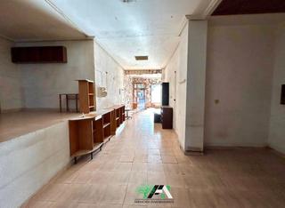 Local Comercial a Baeza. Local en venta en avenida alcalde puche pardo, baeza.