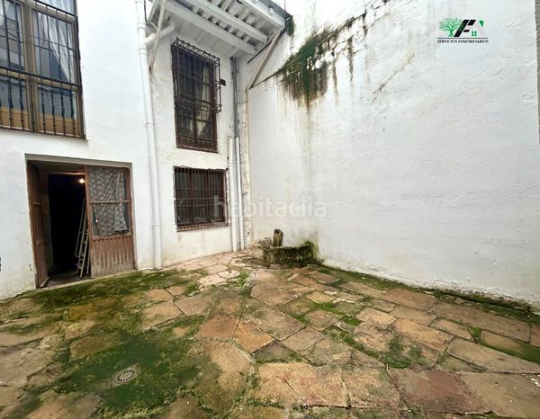 Foto 066233fb-7035-436d-b818-02905c877482. Lloguer local comercial a Baeza