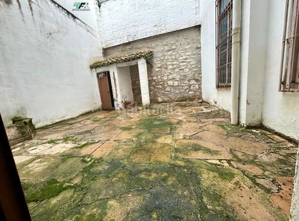 Foto 0d72486b-df58-4768-8b08-898d7f5caf51. Lloguer local comercial a Baeza