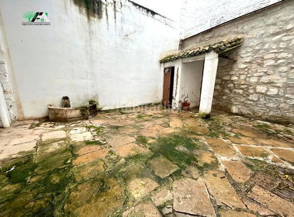 Foto e6a4af9c-479f-4998-aa46-04f53a1ae188. Location local commercial dans Baeza
